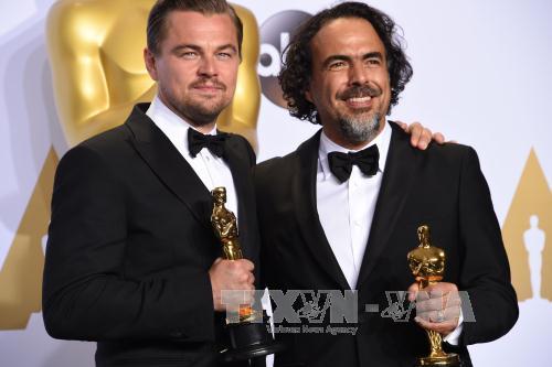 Leonardo DiCaprio trả lại tượng vàng Oscar